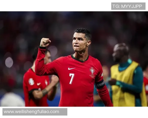 探寻15个字母足球明星的传奇人生与辉煌成就的背后故事